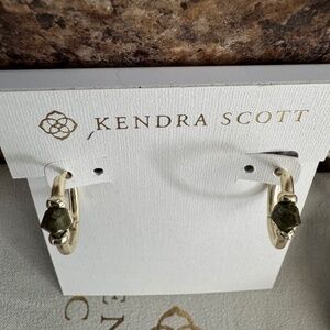 NWT Kendra Scott Huggie Earrings